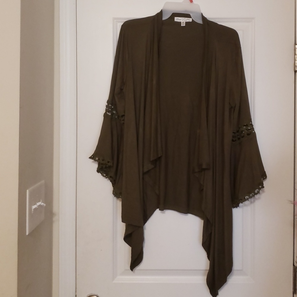 Green shrug